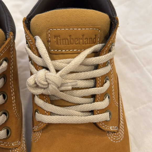Timberland ankle sneakers size 8. Excellent condition worn once. - Picture 4 of 7